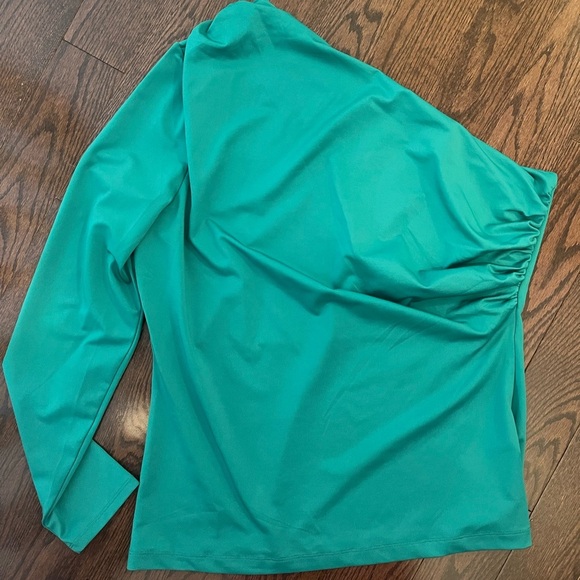 One shoulder draped top - Picture 2 of 2